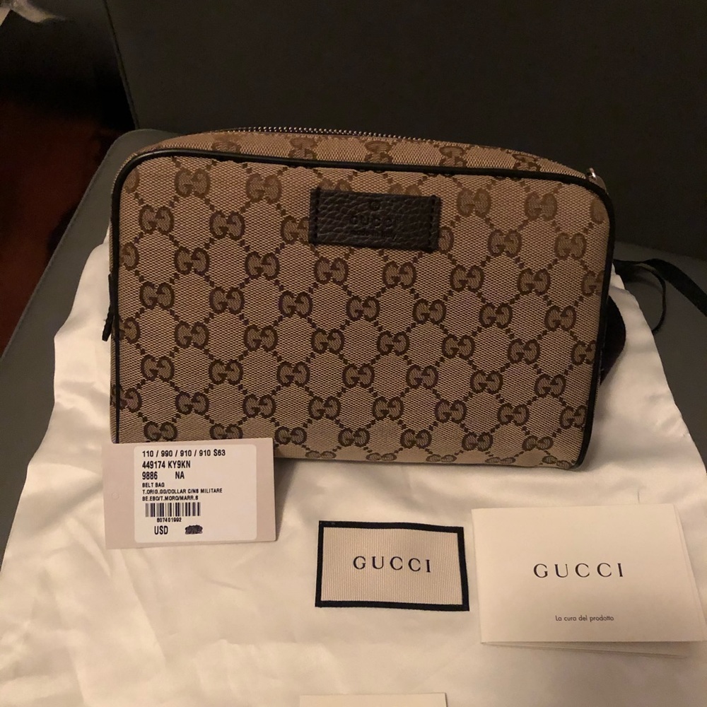 Gucci GG Supreme belt bag